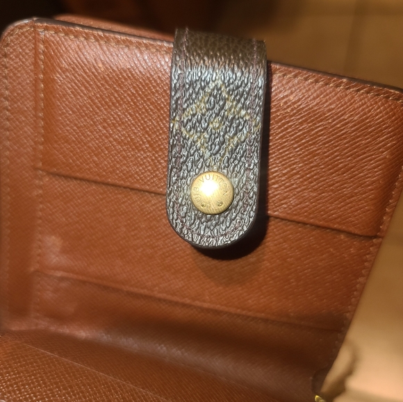 Louis-vuitton monogram wallet with chain - Picture 15 of 15